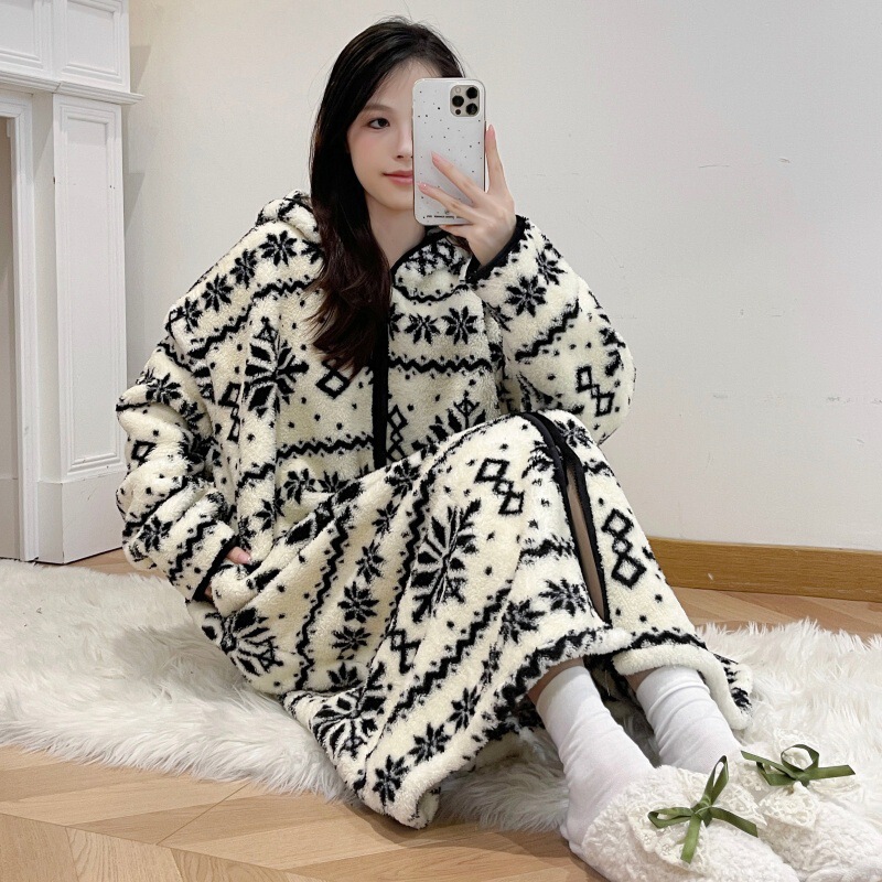 2026 Autumn and Winter Lazy Style Hooded Fleece-Lined Thickened Pajamas for Women, Warm and Comfortable, Can Be Worn Outside as Loungewear
