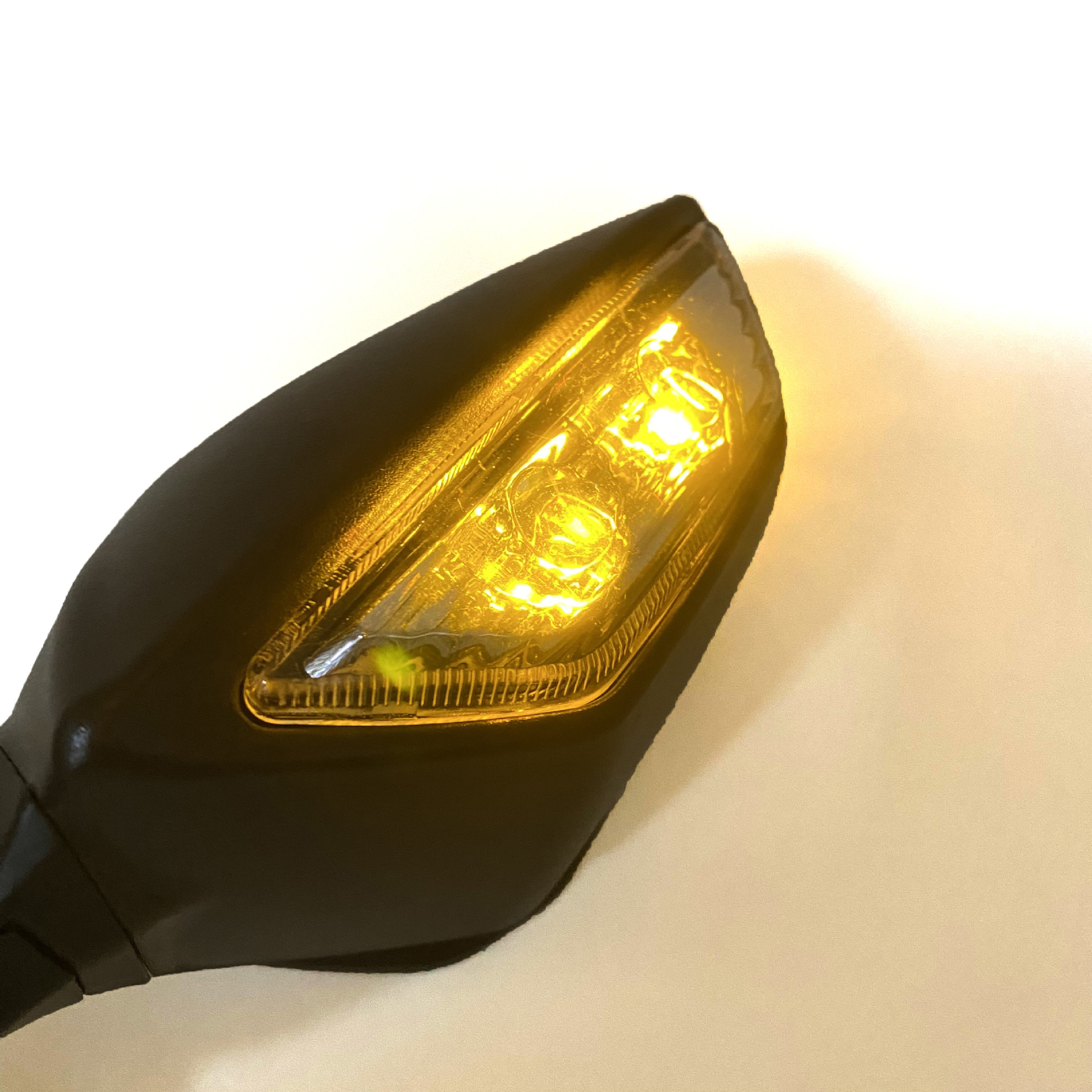 Suitable for Kawasaki ZX10R 2016-2018 with light turn signal mirror motorcycle universal Daniel rearview mirror