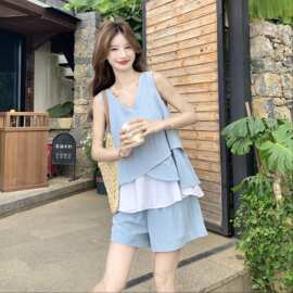 韩版可盐可甜小个 子穿搭女2026新款拼色无袖V领背心短裤两件套夏