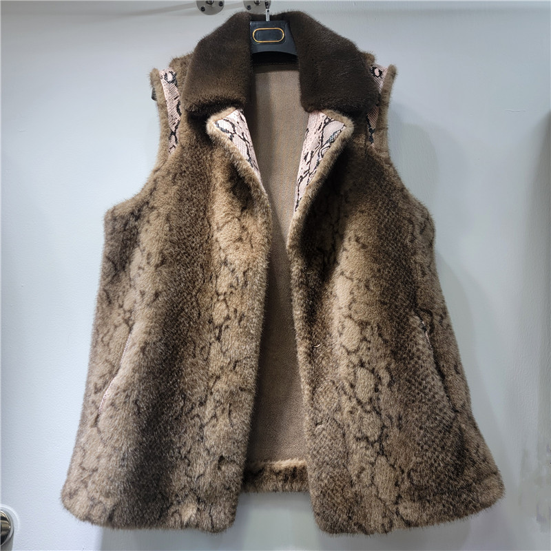 Retro francés de alto nivel café estampado leopardo chaleco de peluche para mujeres 2025 nuevo caballo pequeño clip para vestir la camisa