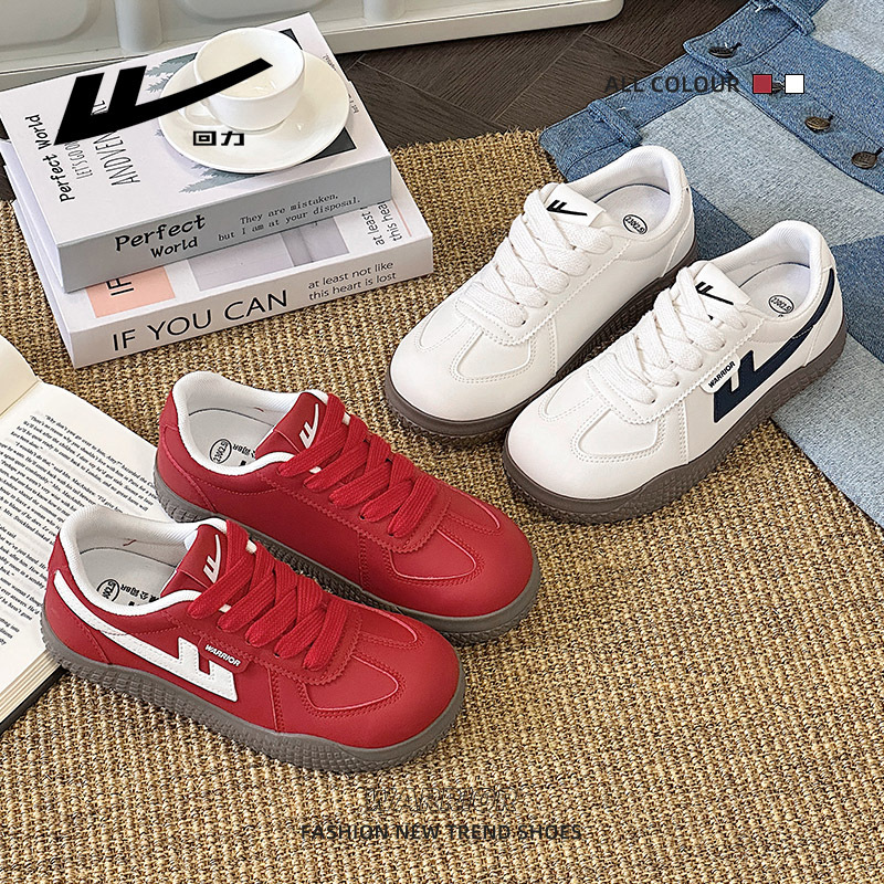 Retirada simple de color sólido hermoso zapatos de entrenamiento de mujer ligero coreano de otoño zapatos de suela gruesa de moda deportiva de alto valor de belleza zapatos individuales