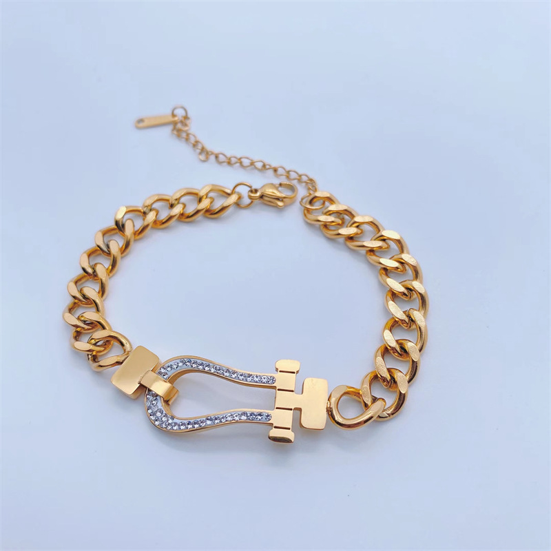 Fashion Elegant 18k Gold Plating Crossed Thick Chain Titanium Steel Bracelet display picture 4