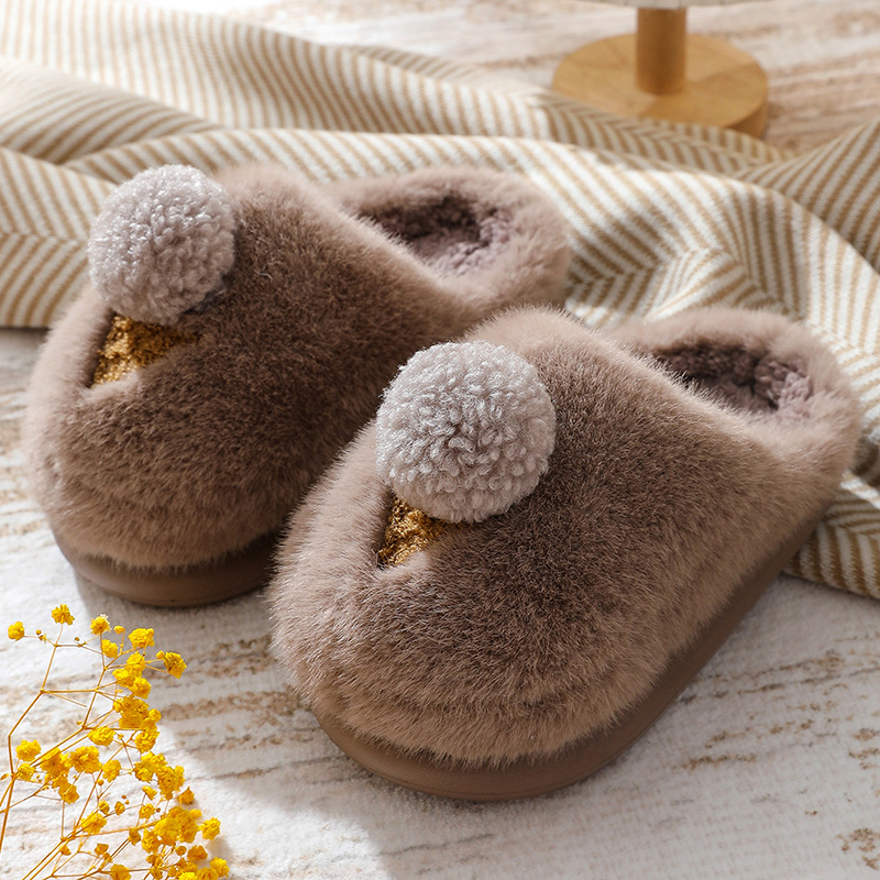 thumbnail image 1 of Nuevas zapatillas de invierno de algodón con dibujos animados para mujer, zapatos peludos de interior de suela gruesa para uso doméstico, zapatos cálidos de algodón medio antideslizantes para uso exte, 1 of 5
