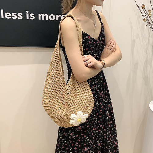Fashionable and versatile large-capacity flower straw woven tote bag for women 2024 new seaside vacation beach woven shoulder bag