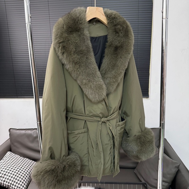 25冬新款高级设计感小众加厚鹅绒服狐狸毛领中长款女保暖韩系外套|undefined