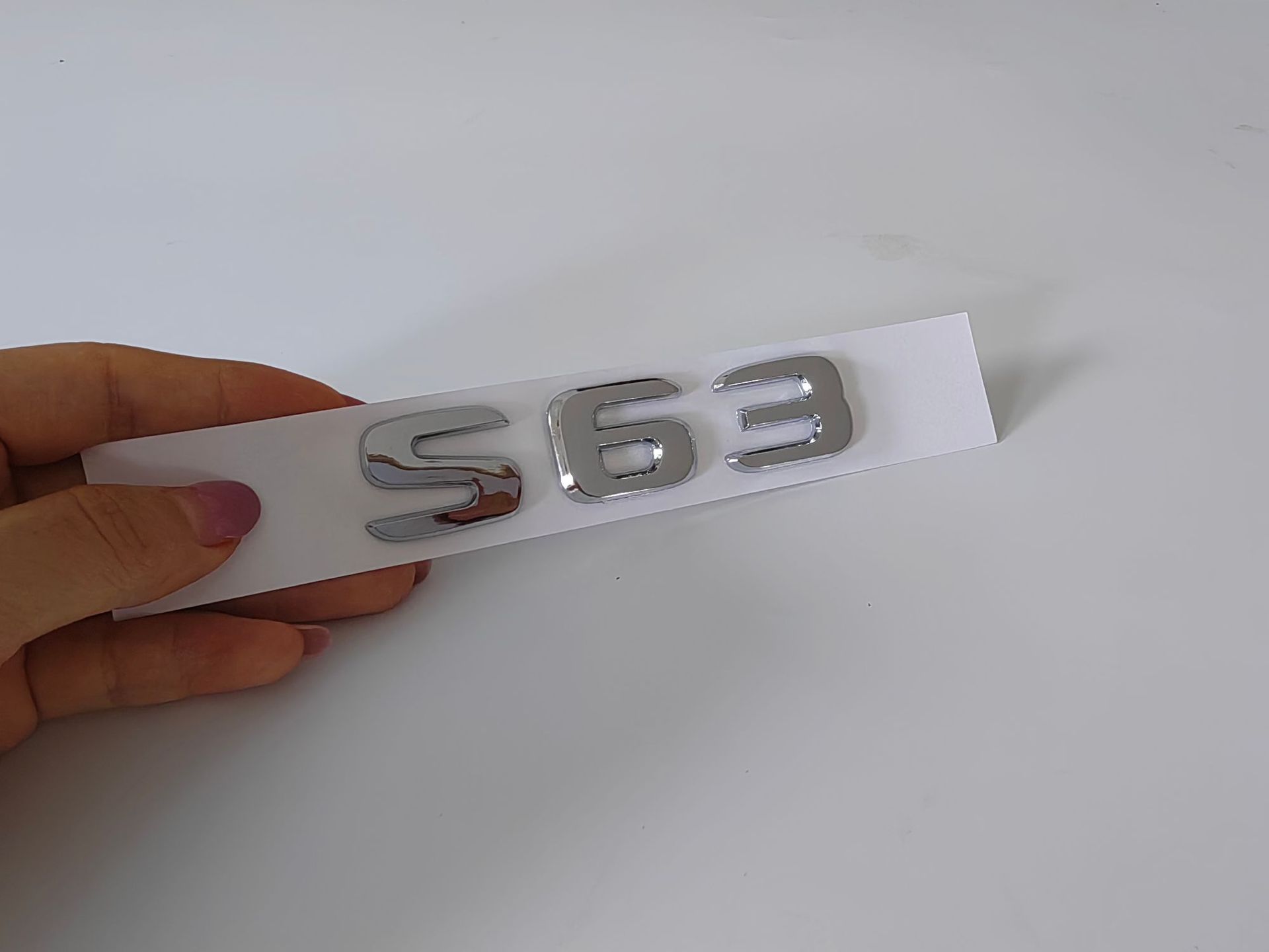 Mercedes-Benz car logo rear emblem sticker E/C-Class E300L/GLC/GLE/AMG/260L number letter emblem in English
