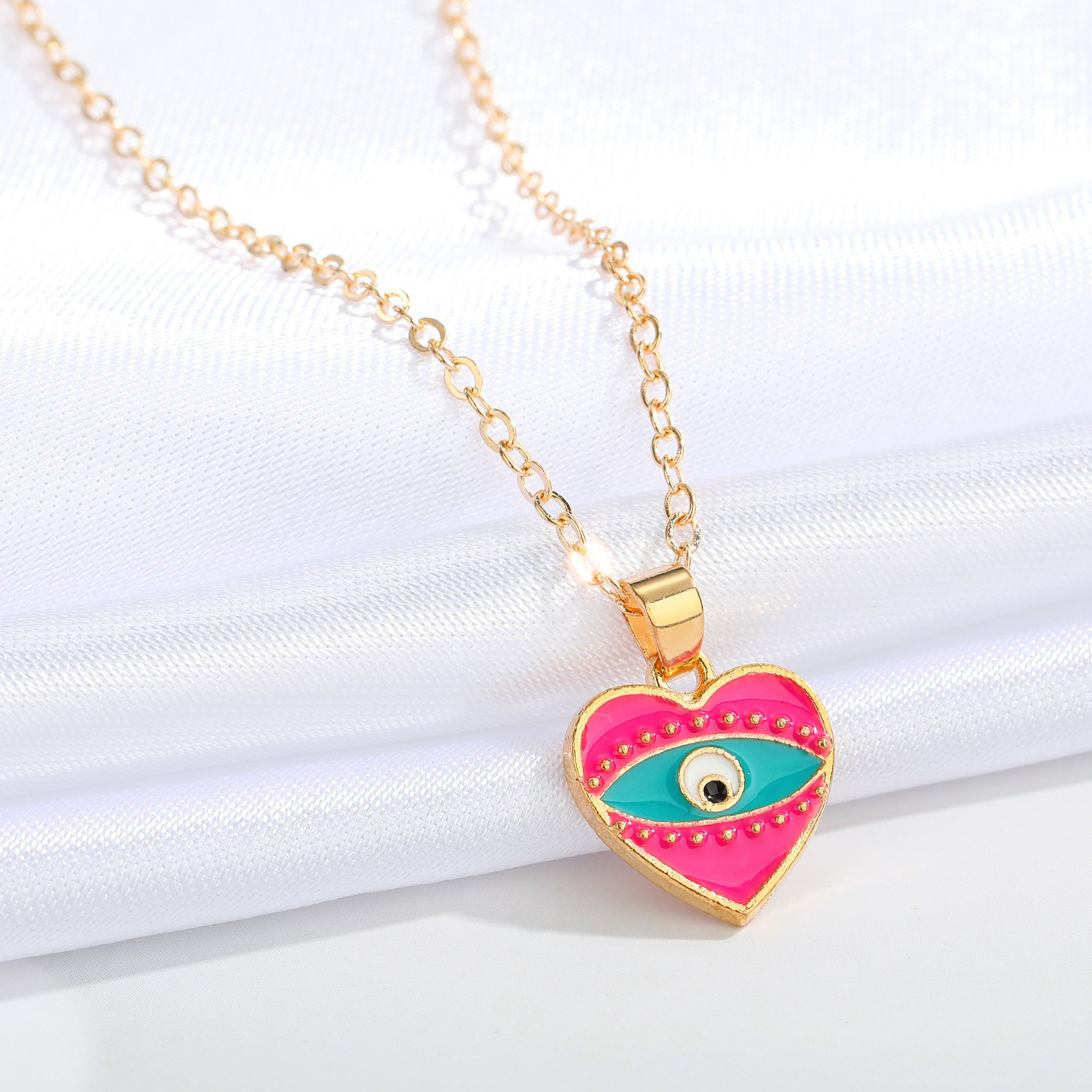 New Heart Blue Eye Multicolor Irregular Pendant Clavicle Chain Wholesale Nihaojewelry display picture 7