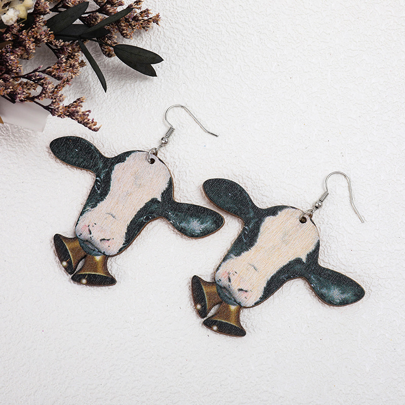 1 Pair Retro Rabbit Printing Wood Drop Earrings display picture 1