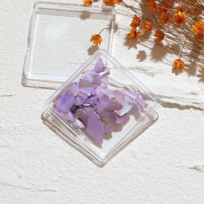 Manicuría irregular conchas de color fantasma rojo en línea con el mismo tipo de abalón natural ultra delgado fragmentos japoneses de decoración de uñas