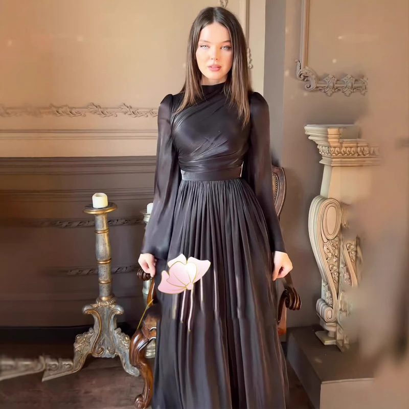 European and American Style 2025 New Long Dress for Women, French-Style Waist-Cinching Half-Length Sleeve High-Neck Dress in White European and American Style 2025 New Long Dress for Women, French-Style Waist-Cinching Half-Length Sleeve High-Neck Dress in White