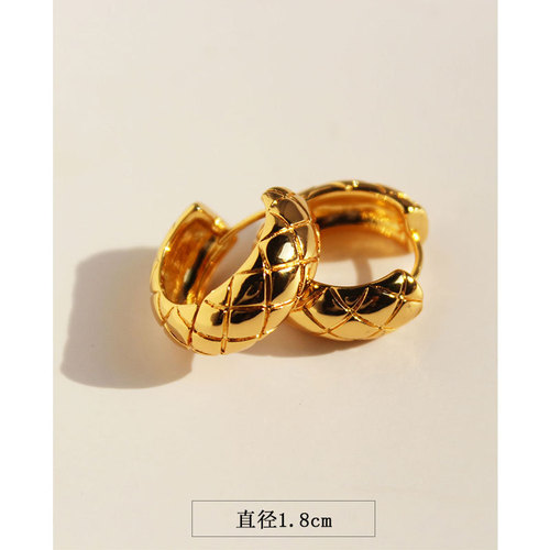 savi vintage earrings Qingdao earrings rhombus plaid small fragrant style gold earrings hoop earrings