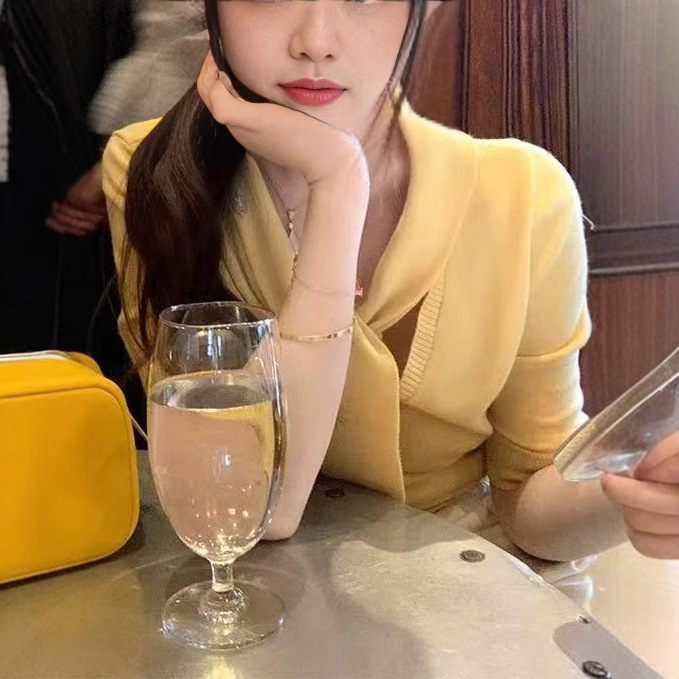 DoggyQin Half-cooked Fake Two-piece Sweater Women's Slim-fit Slimming Lazy Half-sleeve Top