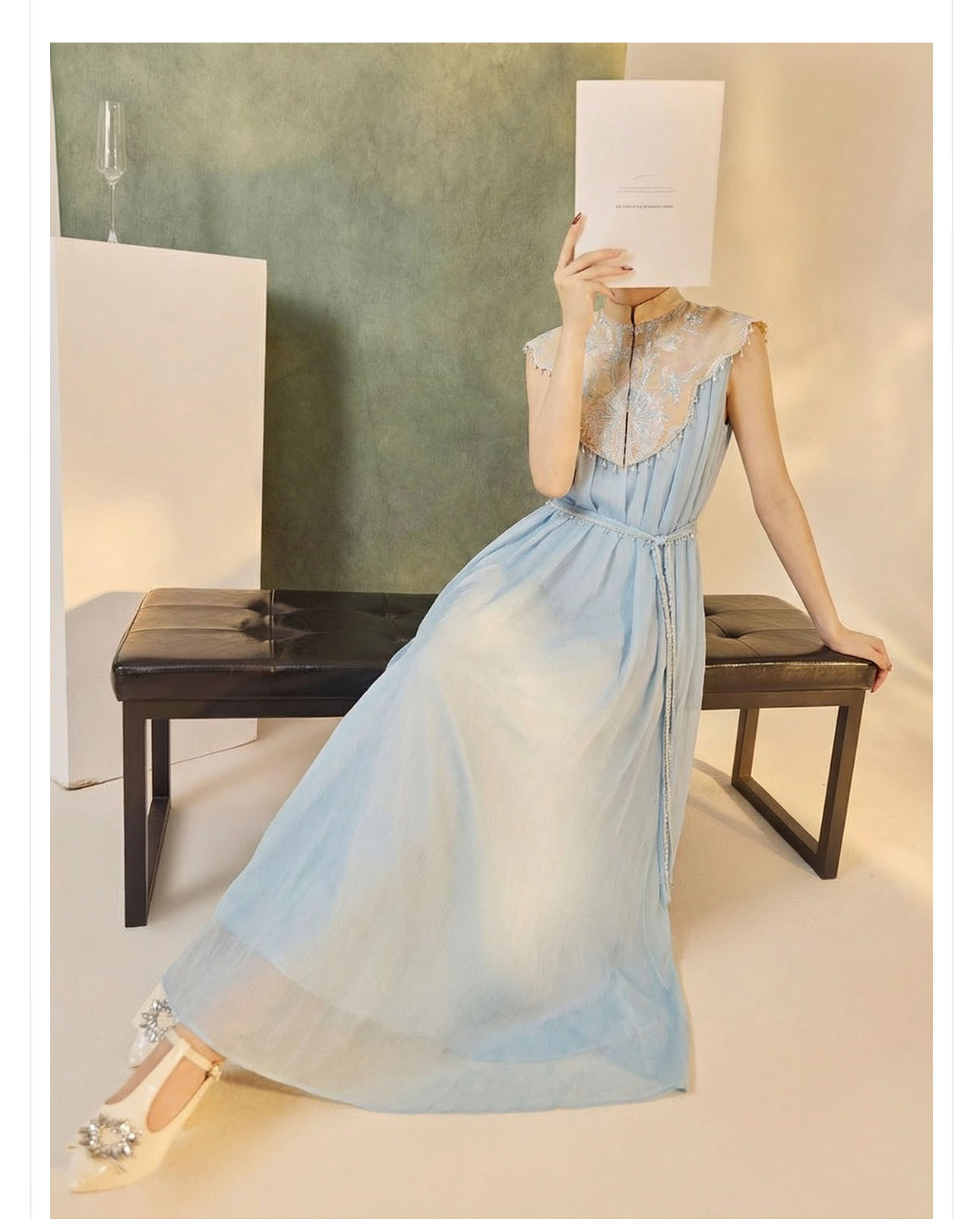 Váy cưới nữ phong vân vai thêu cao cấp kiểu mới — Lời bài hát: Blue (feat chi tiết 3