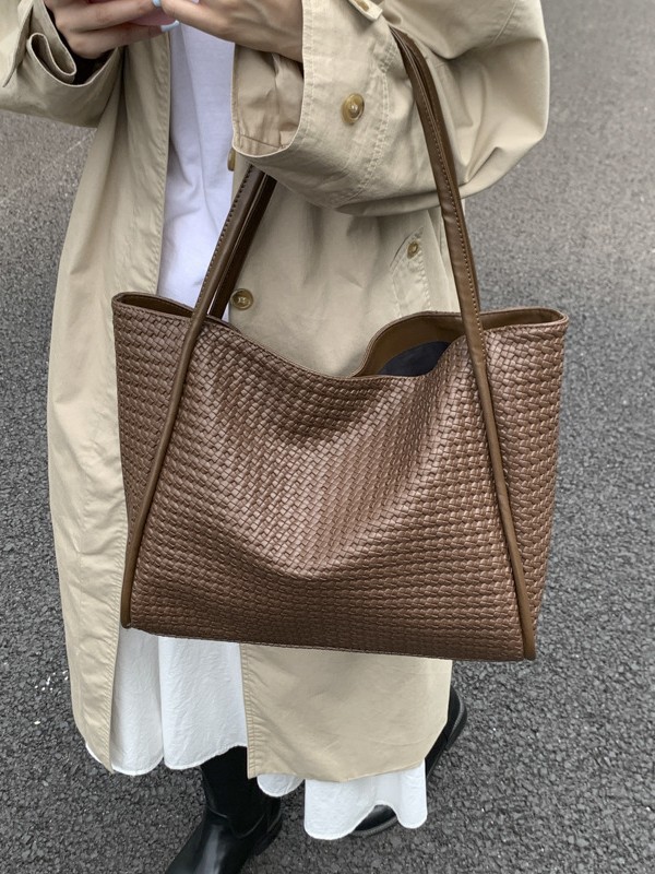 Bajo las axilas de gran capacidad para trabajar bolsas de viaje para mujeres nuevas moda coreana alta sensación de amplio ocio bolsas de hombro