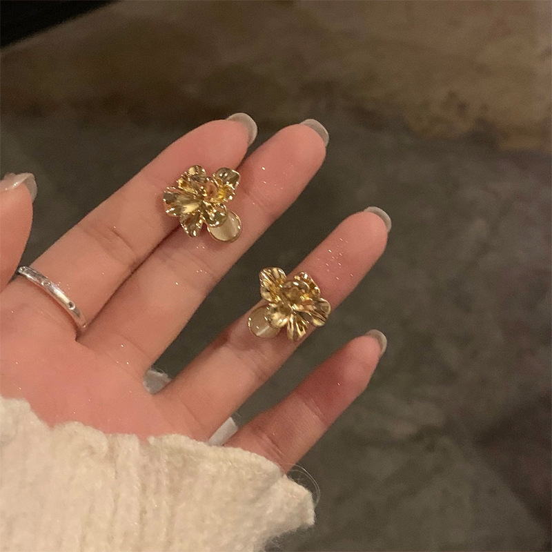 Pendientes de perlas de flor de circón de aguja de plata, pendientes de lujo de alta gama de lujo ligero exquisito, pendientes de todo fósforo blanco de moda de nicho al por mayor