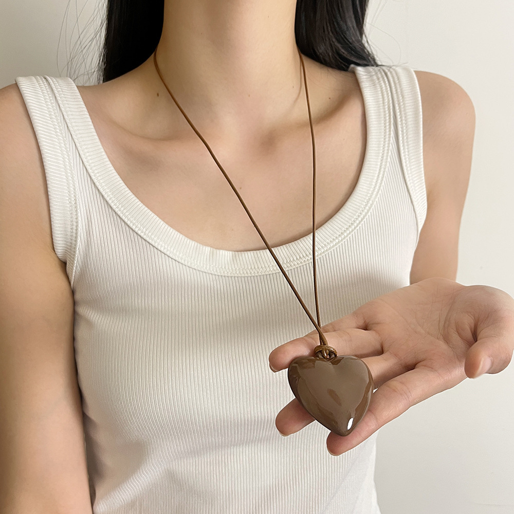 Woven Chain Chain Type Simple Style Heart Shape Alloy Leather Rope Woven Chain Pendant Necklaces Wholesale