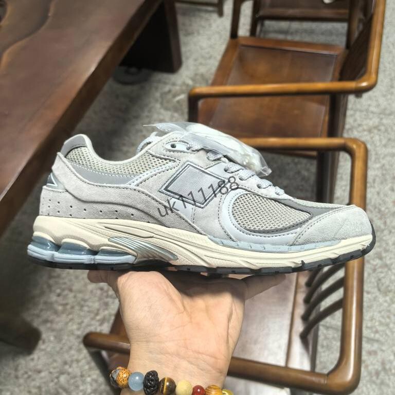 Men's and Women's Shoes 2002 Series Trendy Versatile Retro Running Shoes Casual Sports Shoes Dad Shoes Men's and Women's Shoes 2002 Series Trendy Versatile Retro Running Shoes Casual Sports Shoes Dad Shoes