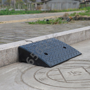 Roadside Slope Ramp Pad Curb Uphill Auxiliary Board Rubber Solid Step Pad Car Threshold Step Climbing