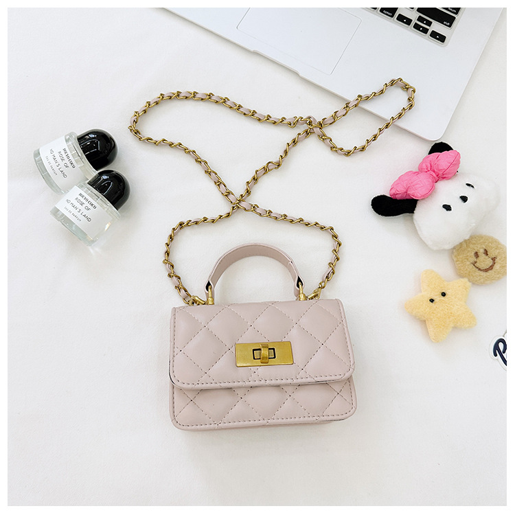 Women's Pu Leather Solid Color Cute Square Lock Clasp Handbag display picture 5