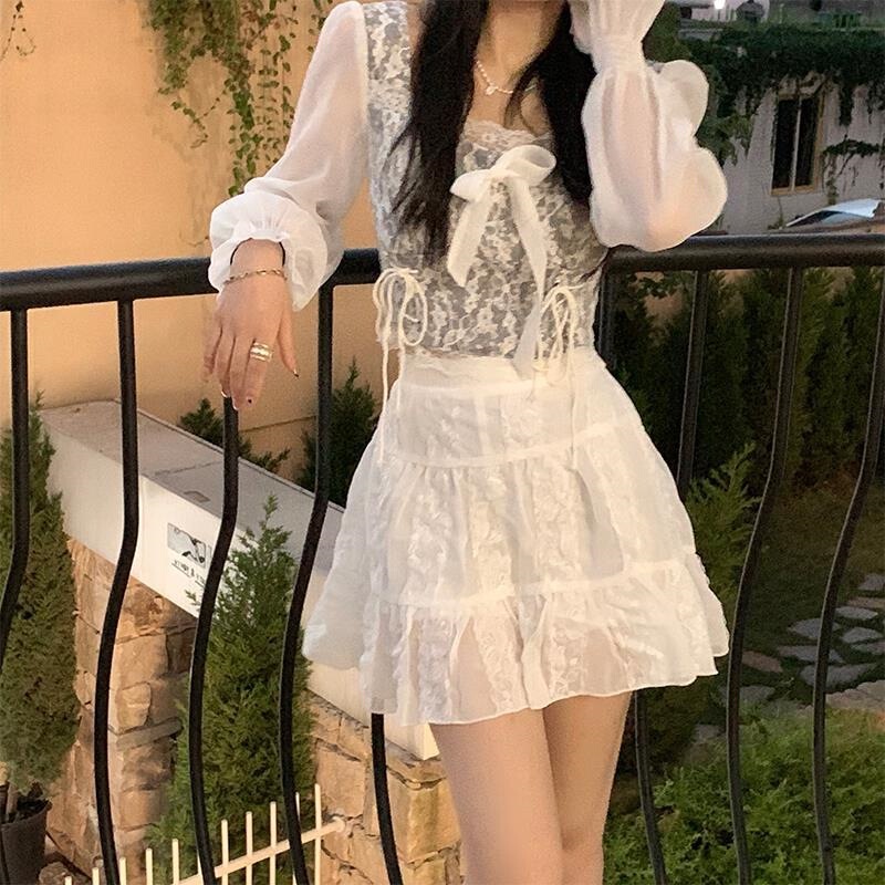 2Toyoung Niche Design Chic Shirt for Women with Sweet Atmosphere Lace Thin High Waist Short Top for Women