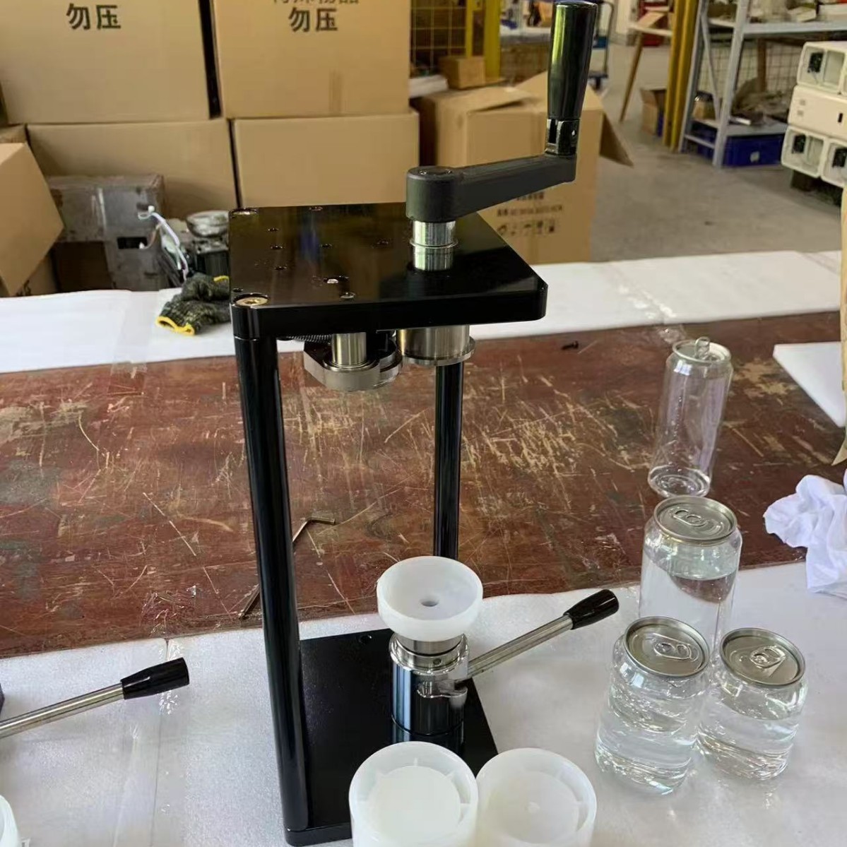 Máquina de sellado manual, máquina de sellado de latas, máquina de sellado de jugo de té de leche de escritorio, entrega el mismo día