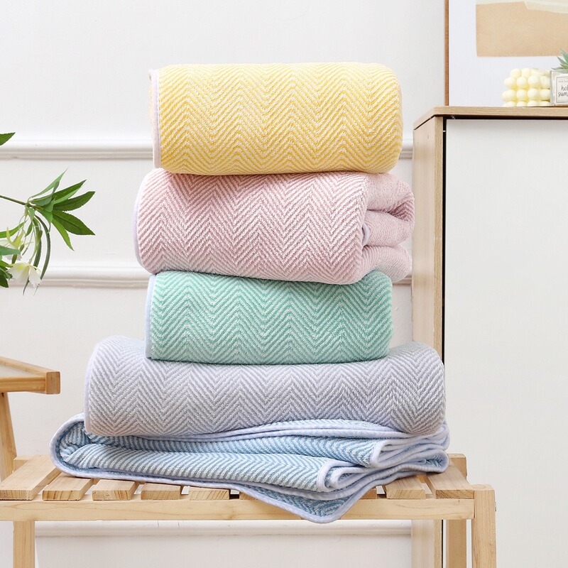 Super Soft Heart-Shaped Edged Coral Fleece Towel, Lint-Free, High-Quality Household Towel, Skin-Friendly, Absorbent Bath Towel, Cross-Border