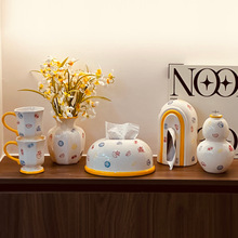 彩绘陶瓷花瓶插花器轻奢高级感花瓶软装客厅家居装饰摆件纸巾盒