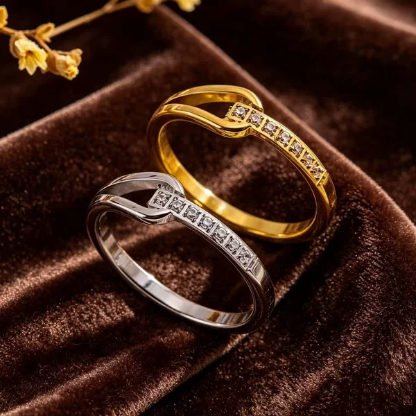 2026 New Cross-Border Stainless Steel Ring, Elegant 18K Gold Plated Cutout Ring with Hollow Design and Diamond Inlay, Titanium Steel for Couples