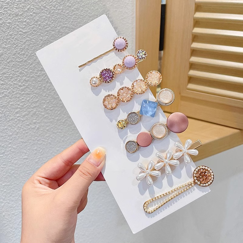 2024 Nueva horquilla de felpa de las mujeres Japonés lindo lado Celebridad de Internet clip lateral horquilla peludo pequeño clip tocado accesorios para el cabello