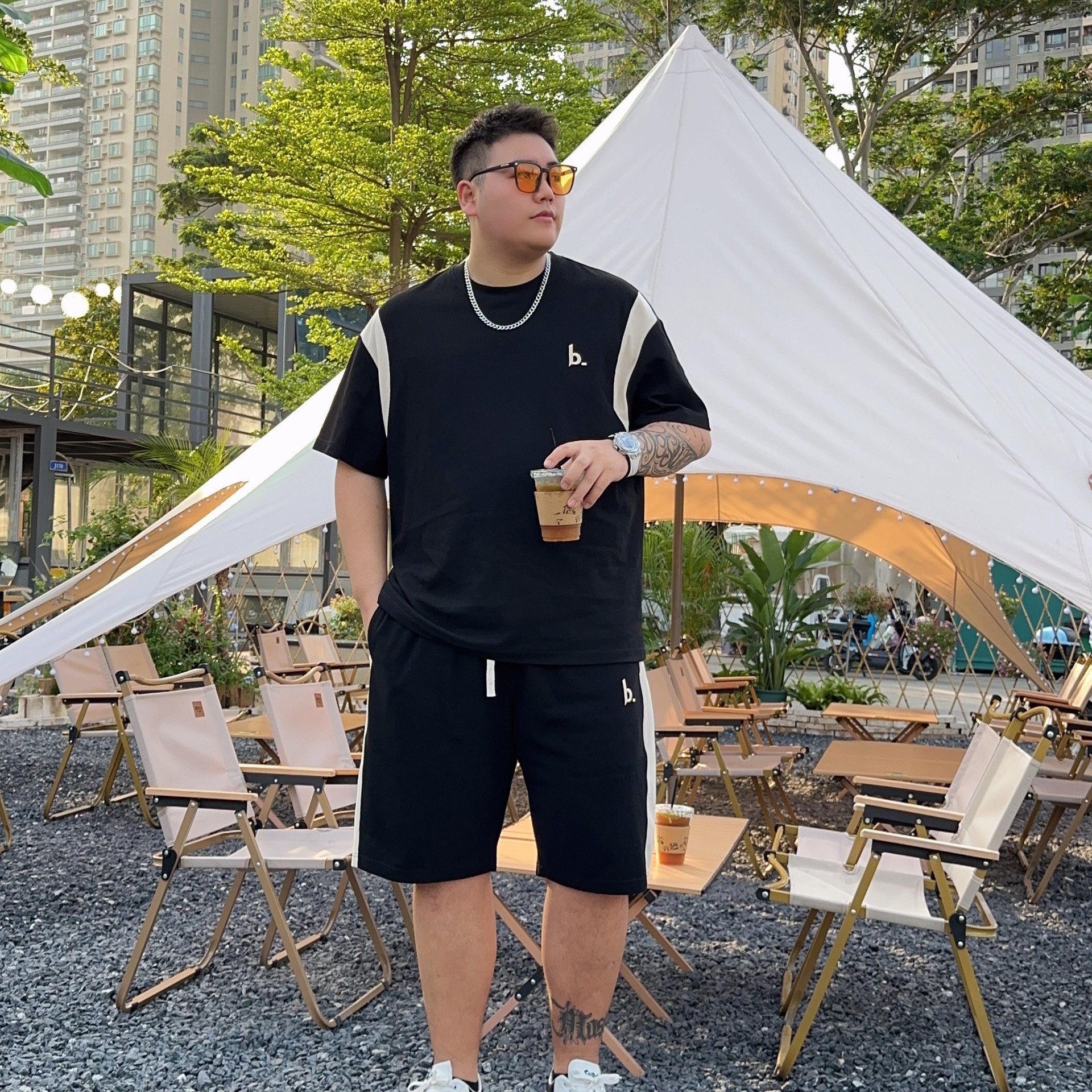 여름 뚱뚱한 남성용 반팔 티셔츠 정장 루즈 플러스 사이즈 플러스 사이즈 반팔 반바지 캐주얼 스포츠웨어 투피스 세트