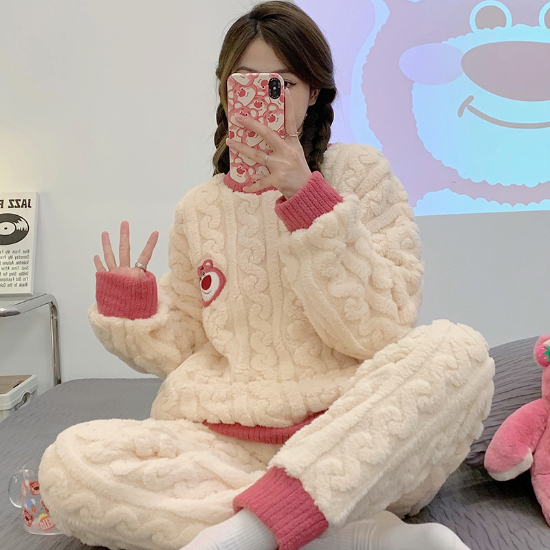 珊瑚绒睡衣女秋冬季加厚加绒法兰绒草莓熊冬天大码保暖家居服套装