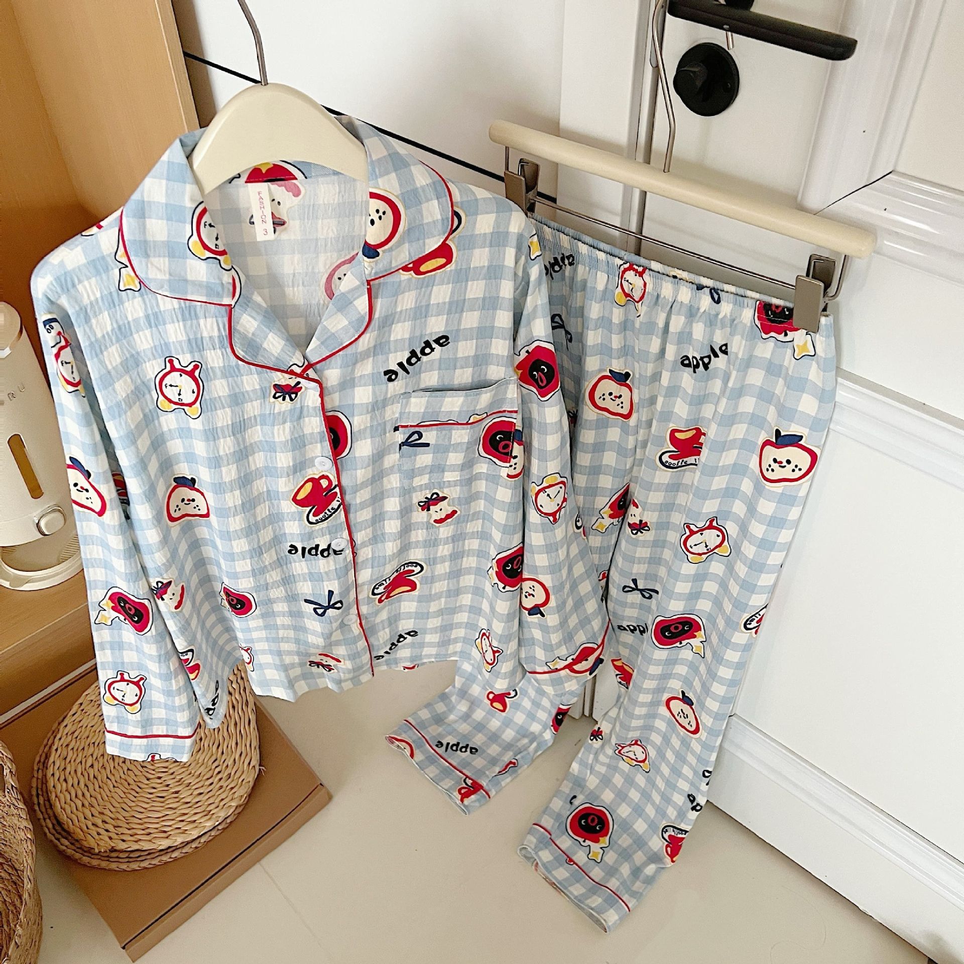 Pijamas de algodón nubes al por mayor transfronterizos mujeres primavera y otoño manga larga lindos cardigans de dibujos animados sueltos con solapas ropa de hogar se puede usar fuera