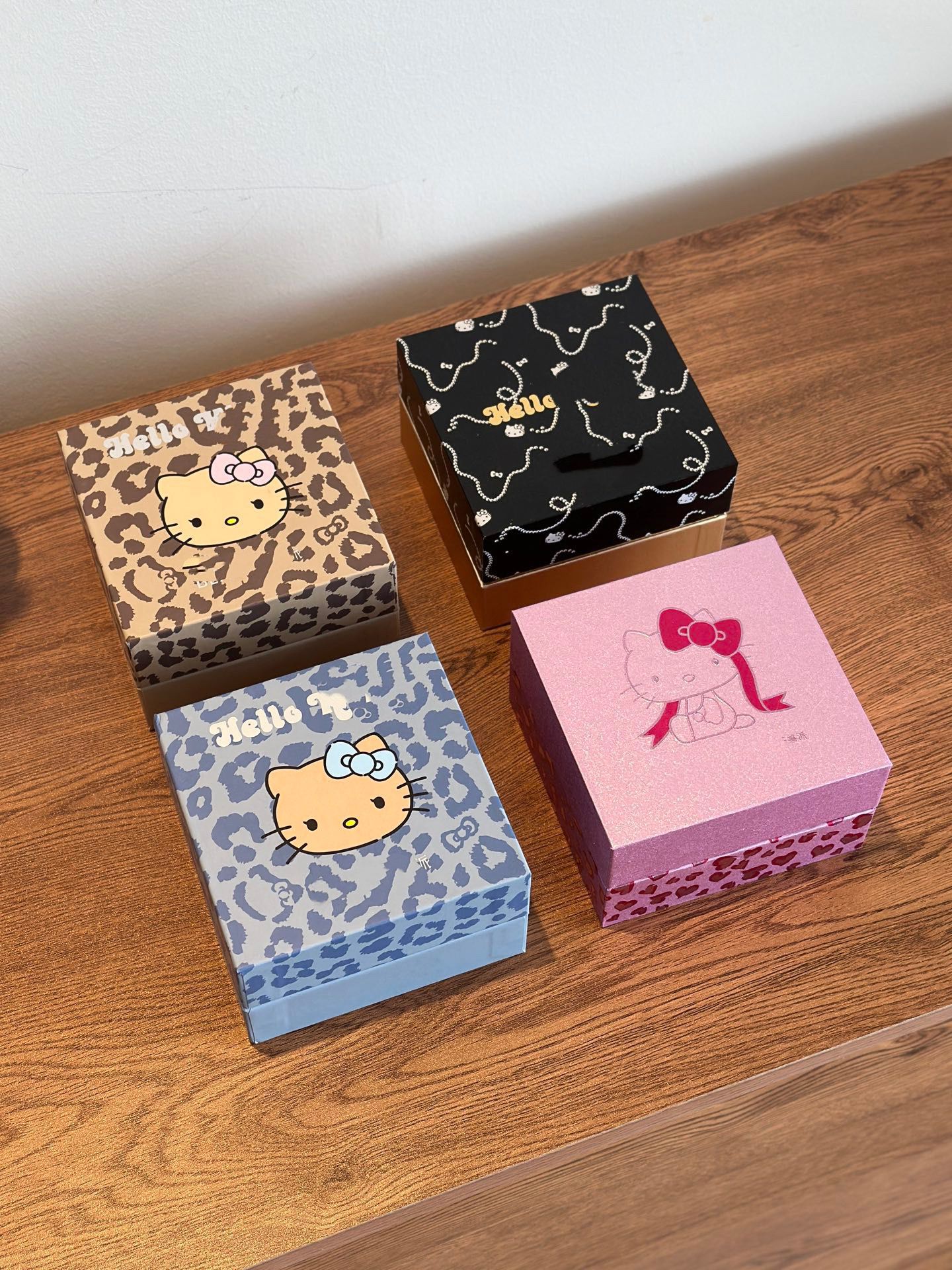 Hello Kitty Beast Pai Collaboration Car Interior Fragrance Birthday Gift Car Air Vent Fragrance