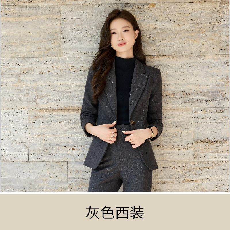 single gray long-sleeved suit
