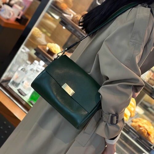 First layer cowhide retro bag 2024 new armpit bag women's fashion crossbody bag high-quality genuine leather shoulder bag