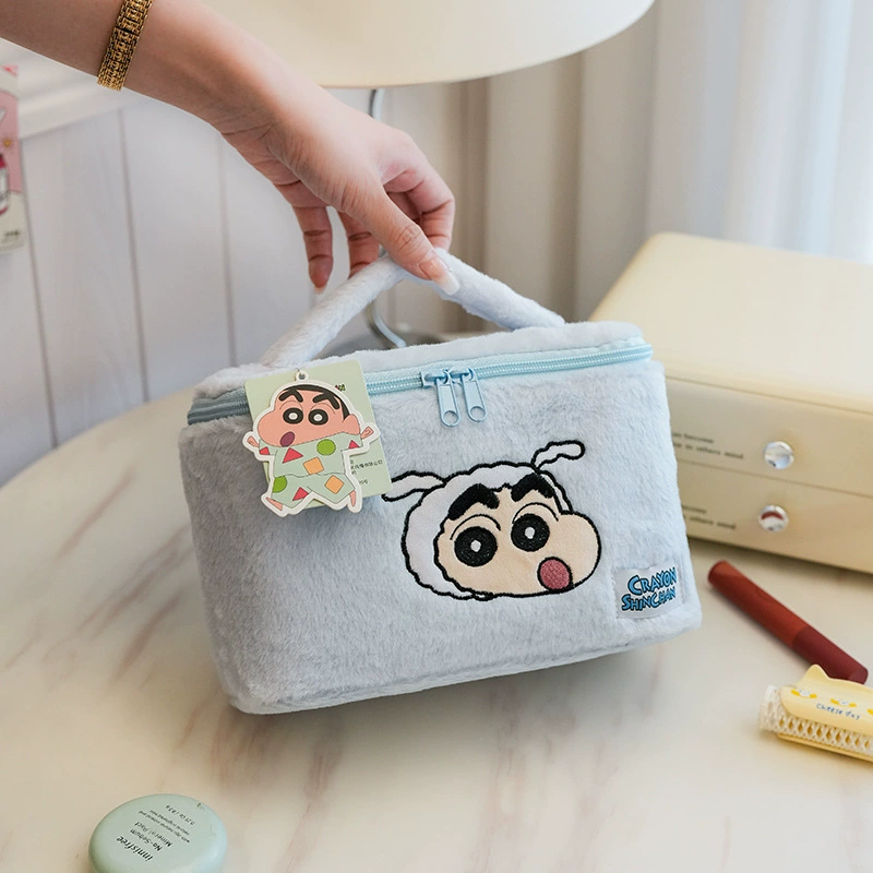 Косметичка Sanrio стеганая с синтепоном-наполнением, просторная дорожная организация, рисунки с героями