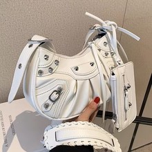 月牙包2026新款时尚高级感单肩洋气百搭饺包机车包甜酷辣妹斜挎包