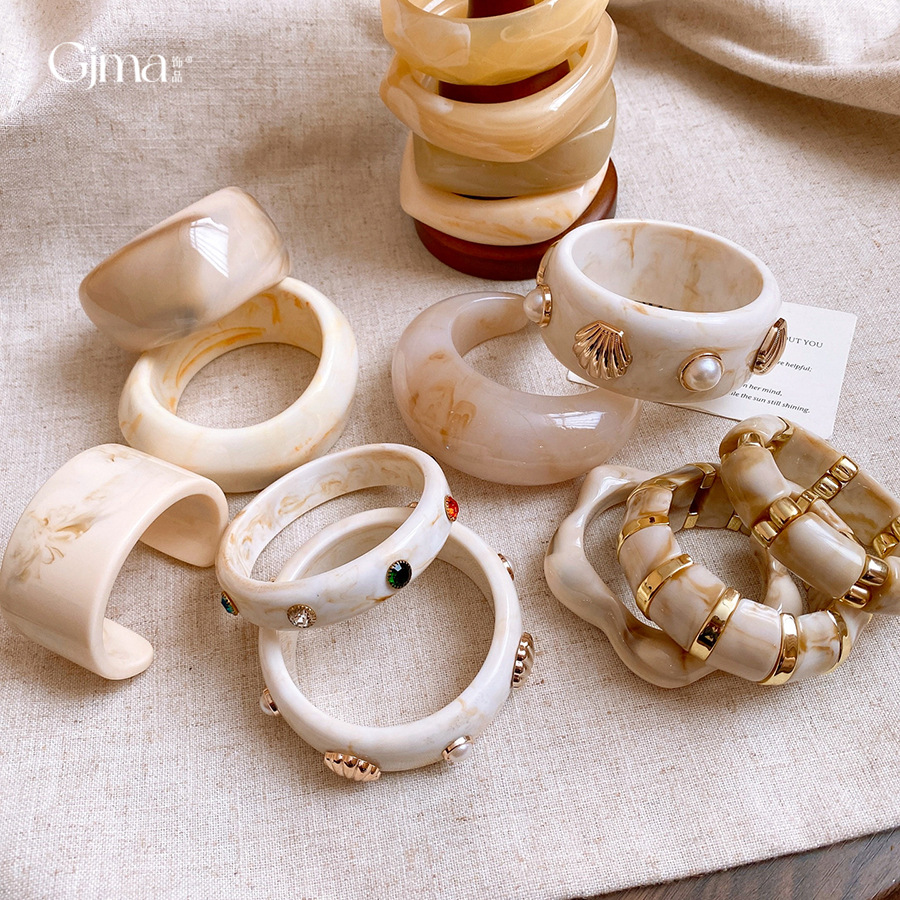 欧美复古不规则米色树脂手镯小众设计感手环个性时尚简约夸张手饰