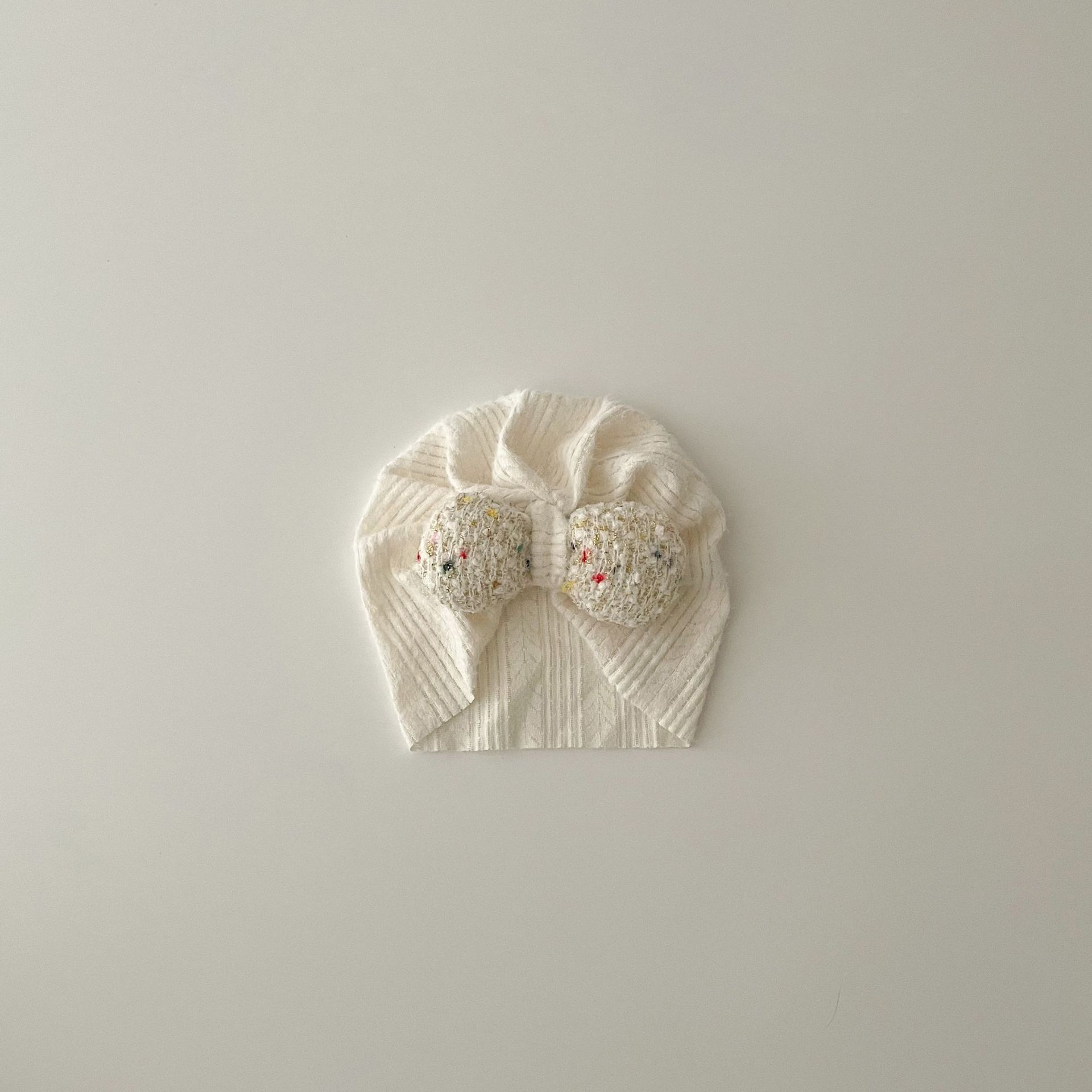 Babyhue til efterår og vinter med bomuldskant og øreklapper_voghion.com