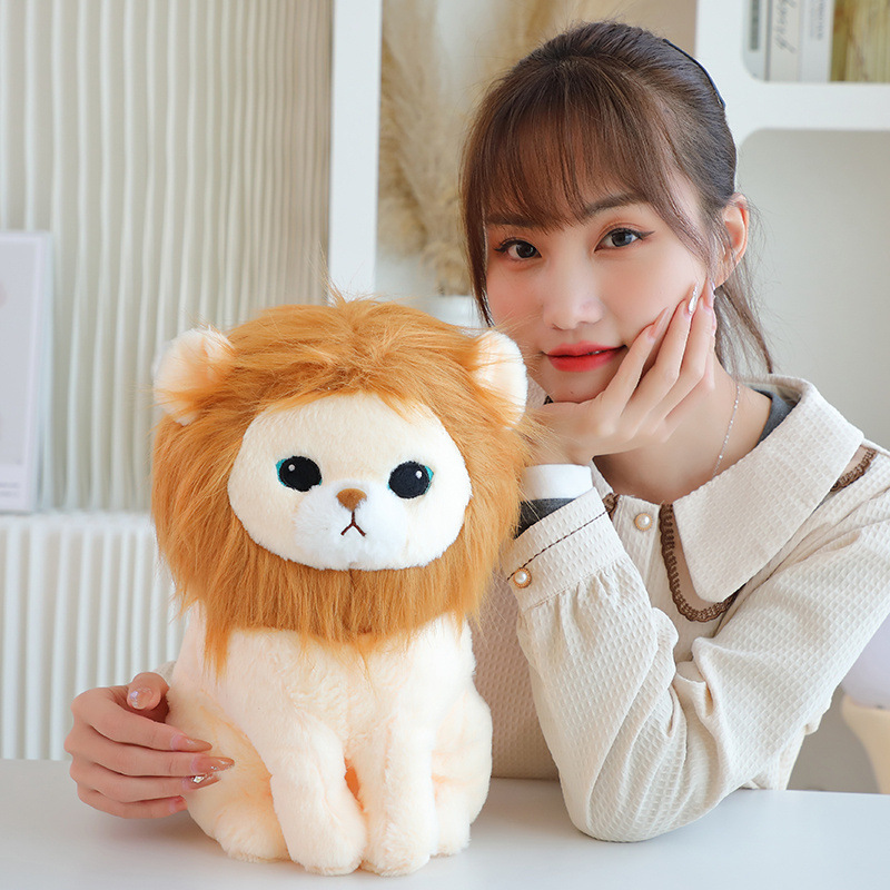 Bosque sentado rey león muñeca muñeca de peluche muñeca cruzada león almohada muñeca de captura cruzada grande