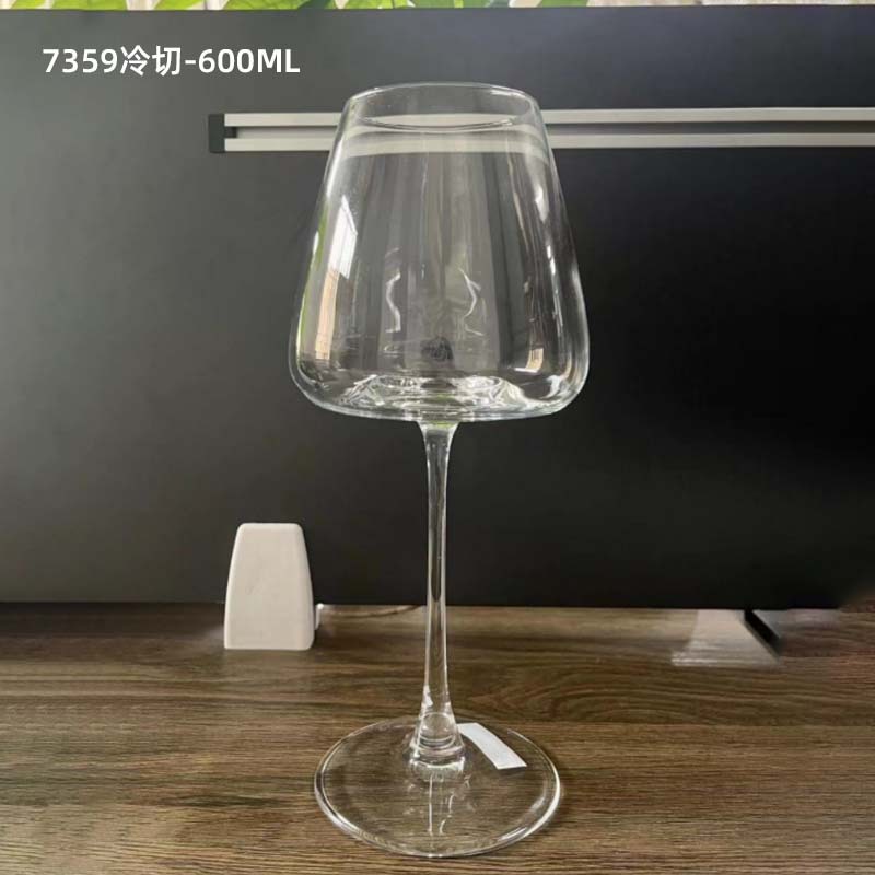 Pajarita negra y roja Copa de vino tinto de Borgoña Copa grande para el hogar Copa de cristal creativa Copa de vino de varilla roja