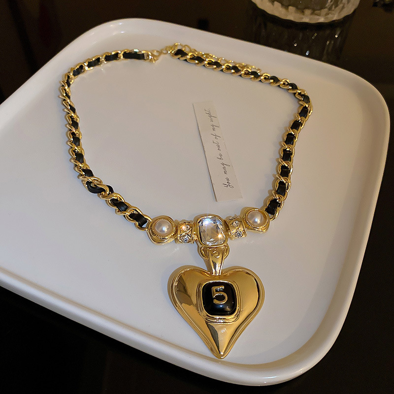 Fashion Heart Shape Pu Leather Handmade Womenu0027S Pendant Necklace 1 Piece