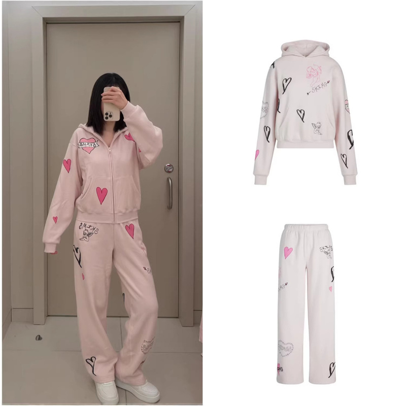 Skim* Pink Heart Graffiti Pullover Sweatshirt Zipper Hooded Cardigan Casual Straight-Leg Pants Set for Women Spring 26 Skim* Pink Heart Graffiti Pullover Sweatshirt Zipper Hooded Cardigan Casual Straight-Leg Pants Set for Women Spring 26
