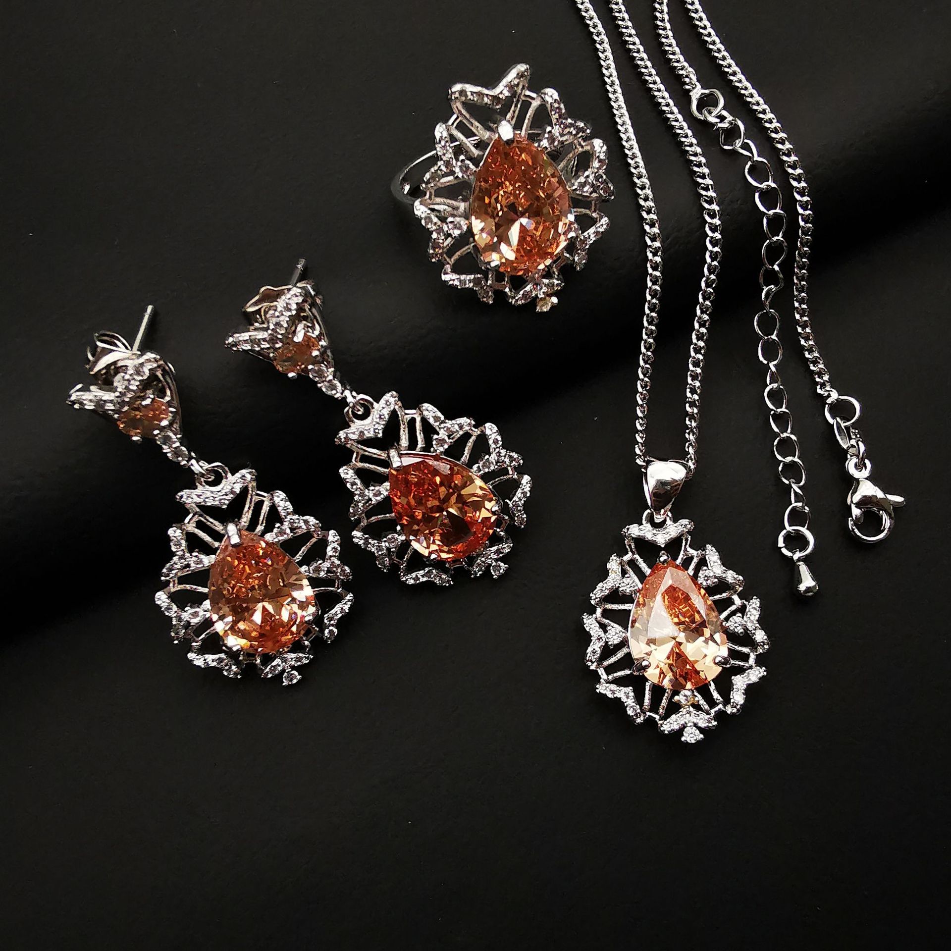 Quality elegant design earrings