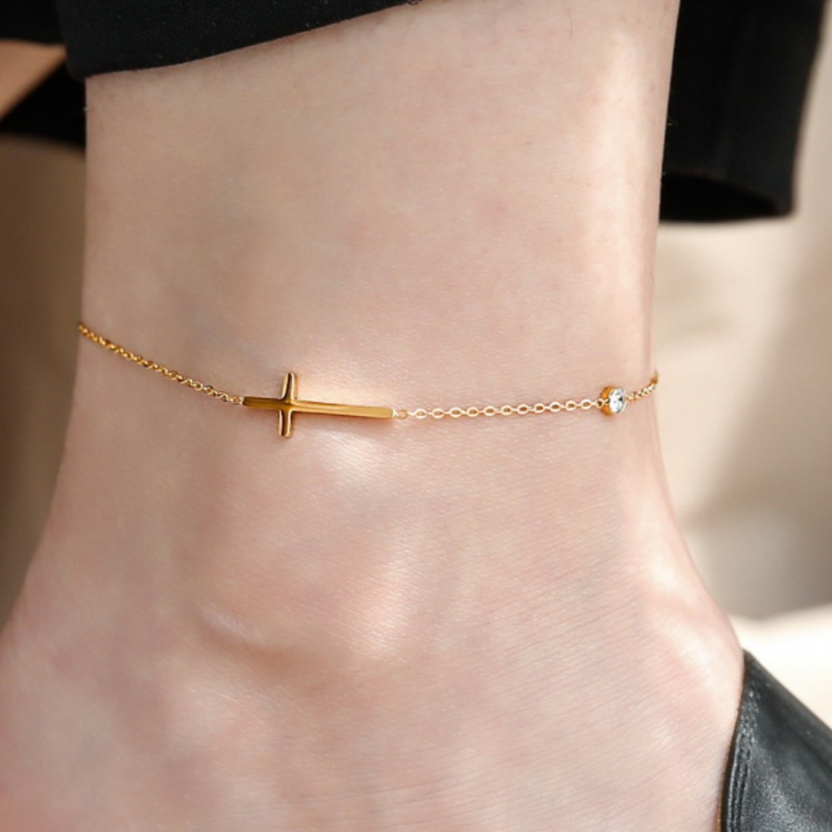 No se desvanece el nuevo simple tobillar de acero de titanio niñas de alto nivel sensación de cuerda roja Fu caracteres de verano lujoso ligero amor pie accesorios