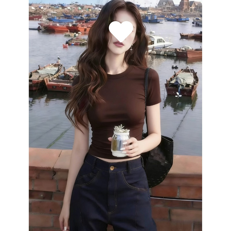 High-End Feel Brown T-Shirt for Women, Short-Sleeved, 2026 New Style, Slim Fit, Ins Early Spring Stylish Top High-End Feel Brown T-Shirt for Women, Short-Sleeved, 2026 New Style, Slim Fit, Ins Early Spring Stylish Top