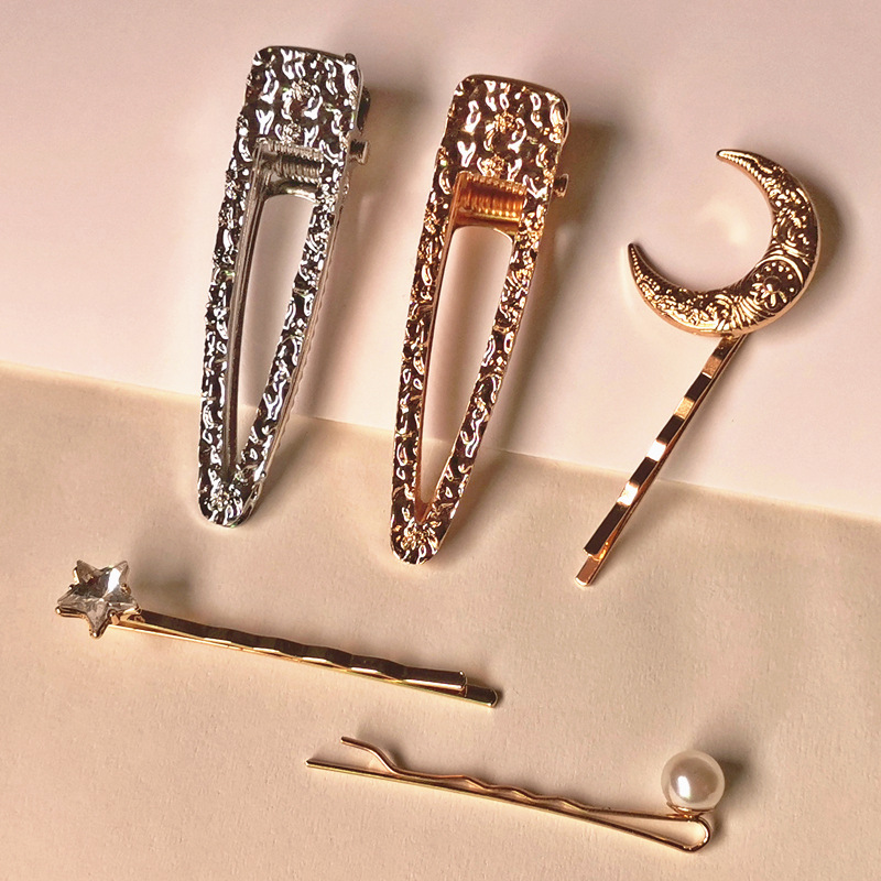 24g Weight Hair Clip Hair Accessories Type Artificial Pearls, Rhinestones Inlay Material Simple Style Moon Flower Metal Plating Artificial Pearls Rhinestones Hair Clip 1 Piece