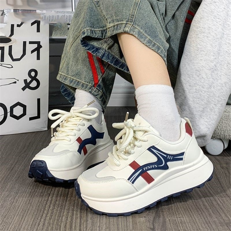 Zapatos deportivos de suela gruesa de diseño original de mujer, primavera y otoño de 2025, nuevos zapatos retro de altura en la tendencia