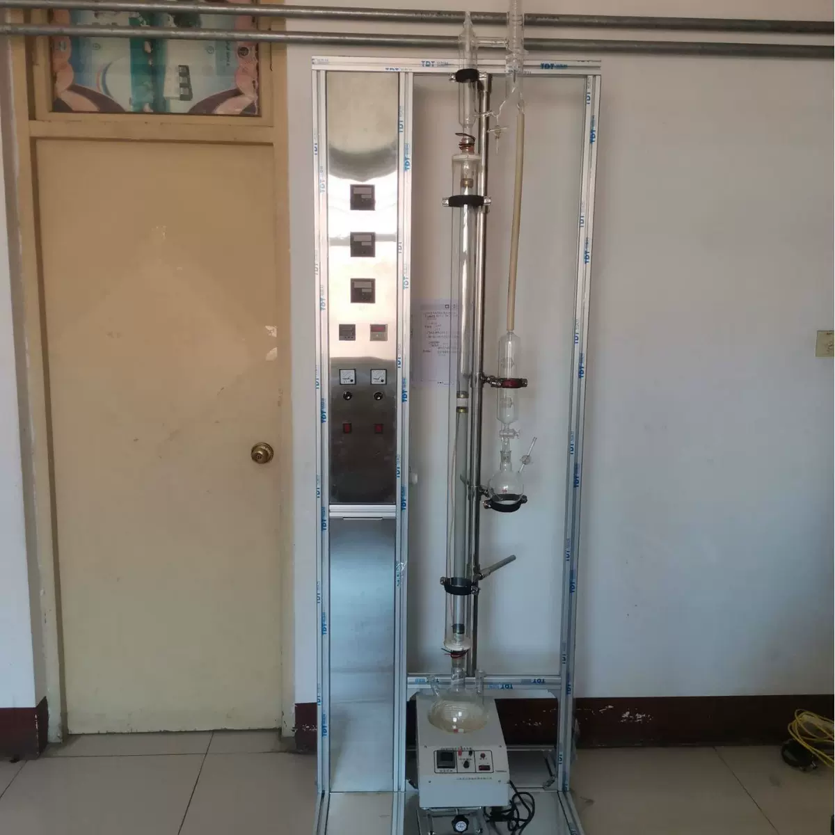 高真空精馏塔、回收塔、溶剂塔、萃取填料塔、筛板塔、