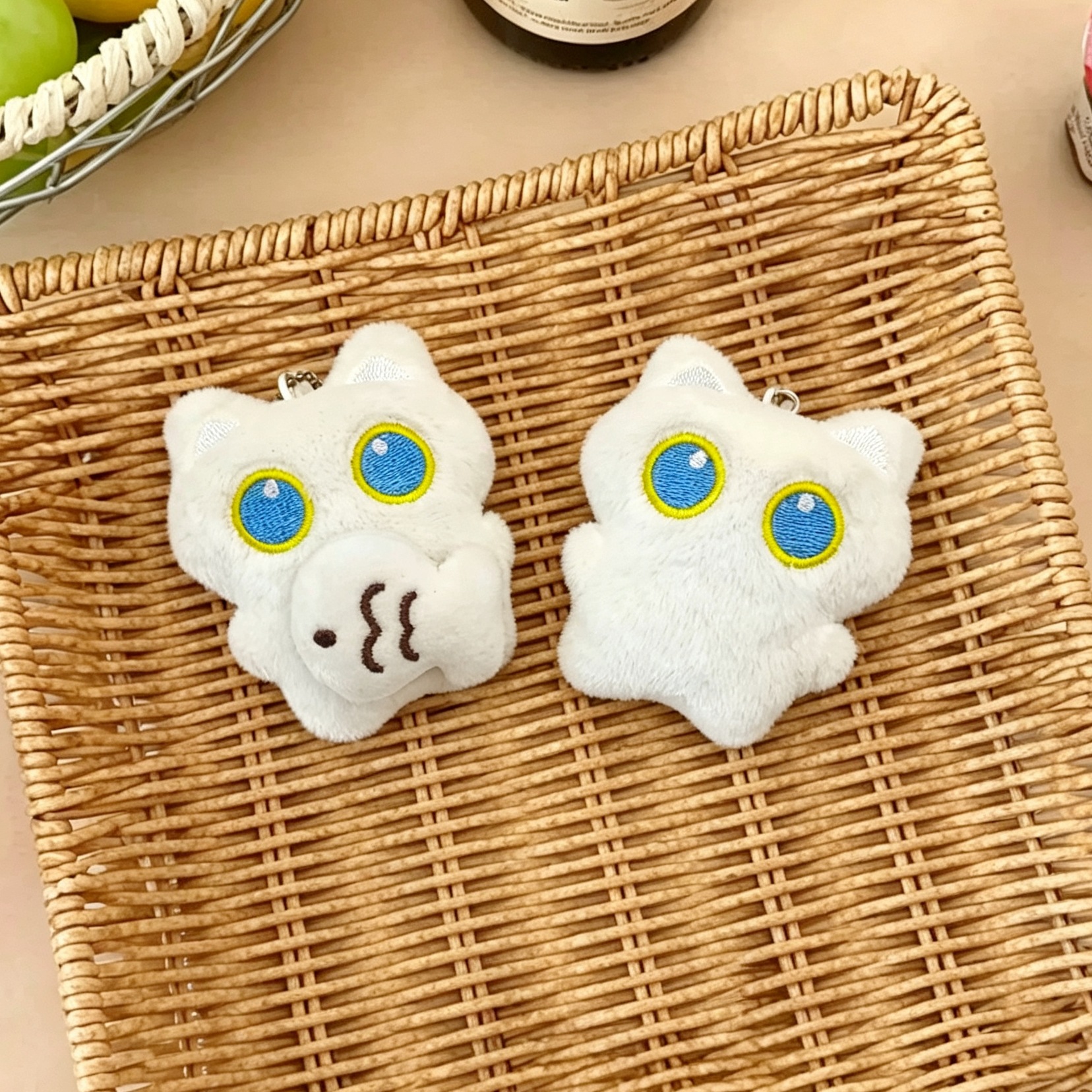 New Big-Eyed Cute Animal Pendant, Black and White Plush Cute Cat, Black Coal Ball Doll, Clothing, Bag, Mobile Phone Pendant